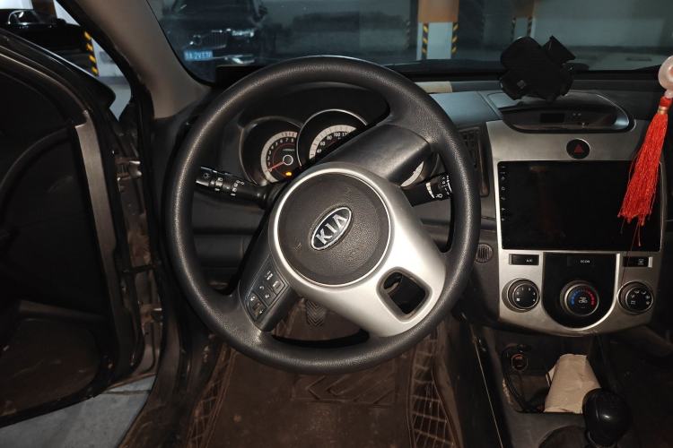 Used Kia Forte 2011 1.6L MT GL Steering Wheel