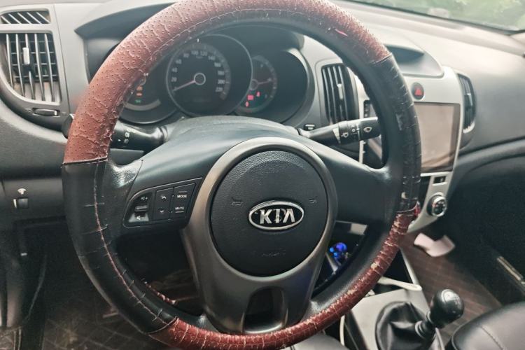 Used Kia Forte 2011 1.6L MT GL Steering Wheel