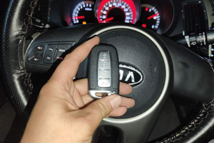 Used Kia Forte 2011 1.6L AT Premium Vehicle Key