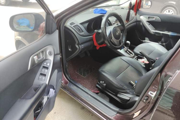 Used Kia Forte 2011 1.6L AT Premium Driver Seat
