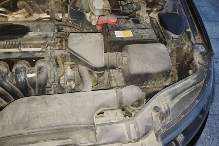 Used Kia Forte 2011 1.6L MT GL Engine Bay Left