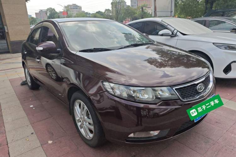 Used Kia Forte 2011 1.6L AT Premium Front Right 45 Deg