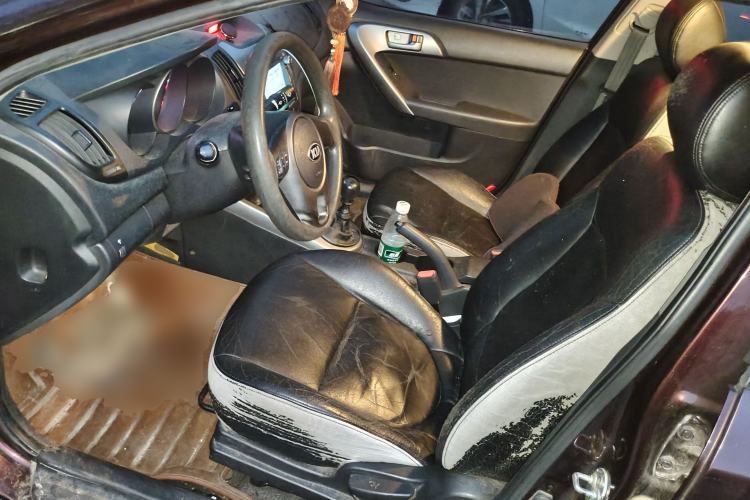 Used Kia Forte 2011 1.6L MT GL Left Front Seat