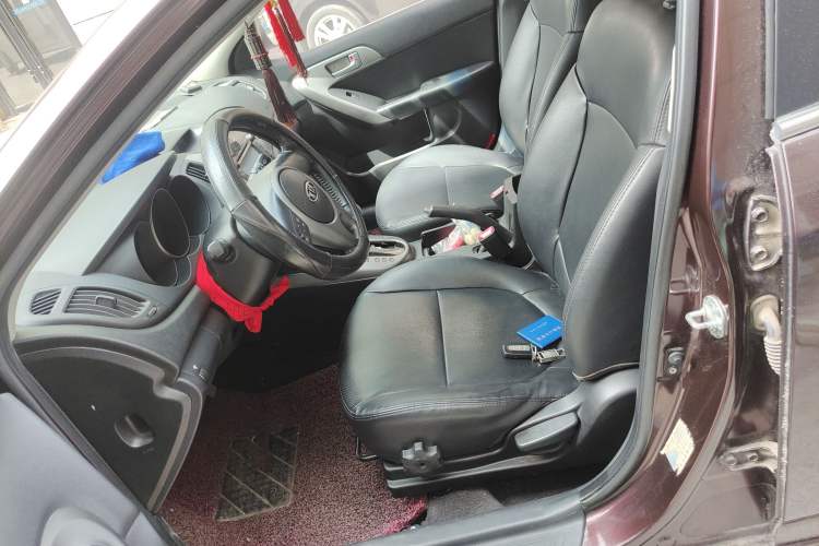 Used Kia Forte 2011 1.6L AT Premium Left Front Seat