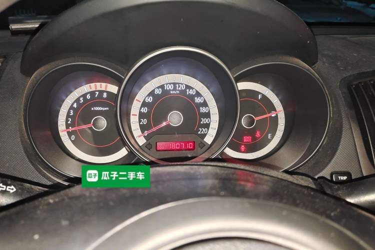 Used Kia Forte 2011 1.6L MT GL Odometer Close Up