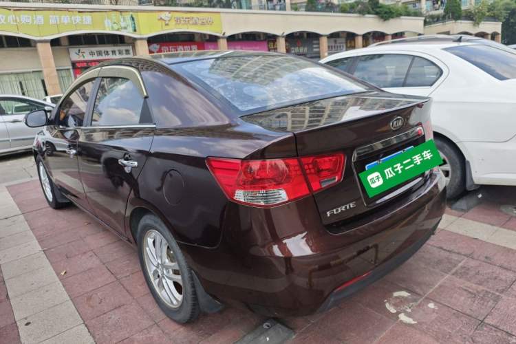Used Kia Forte 2011 1.6L AT Premium Rear Left 45 Deg
