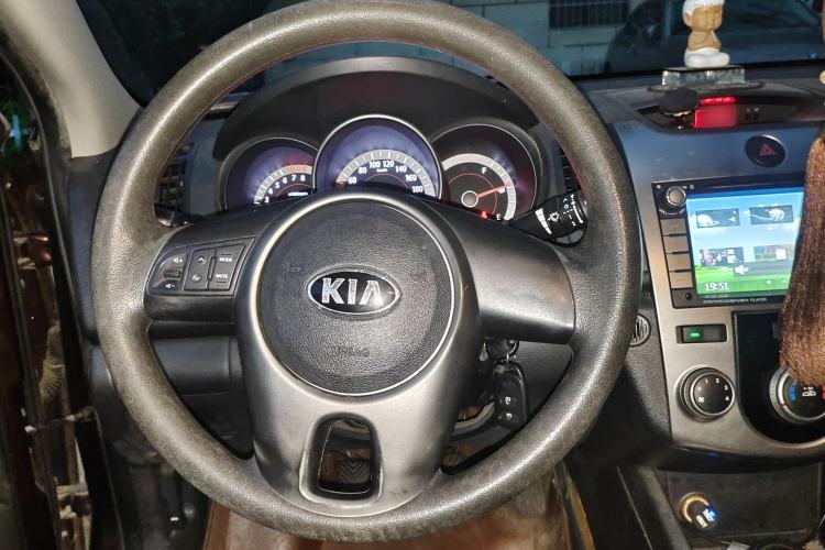 Used Kia Forte 2011 1.6L MT GL Steering Wheel