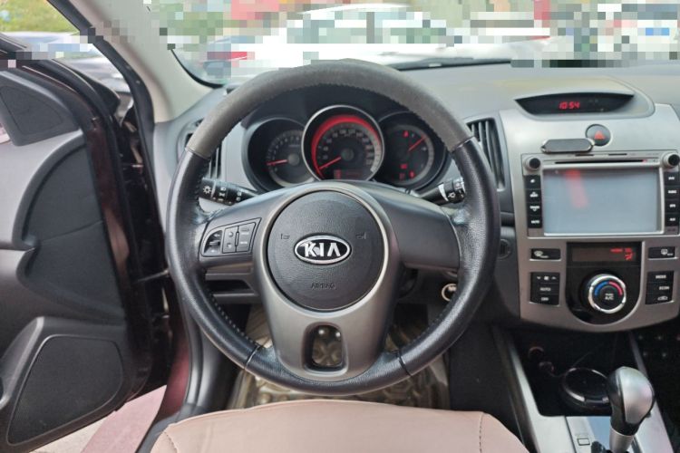 Used Kia Forte 2011 1.6L AT Premium Steering Wheel