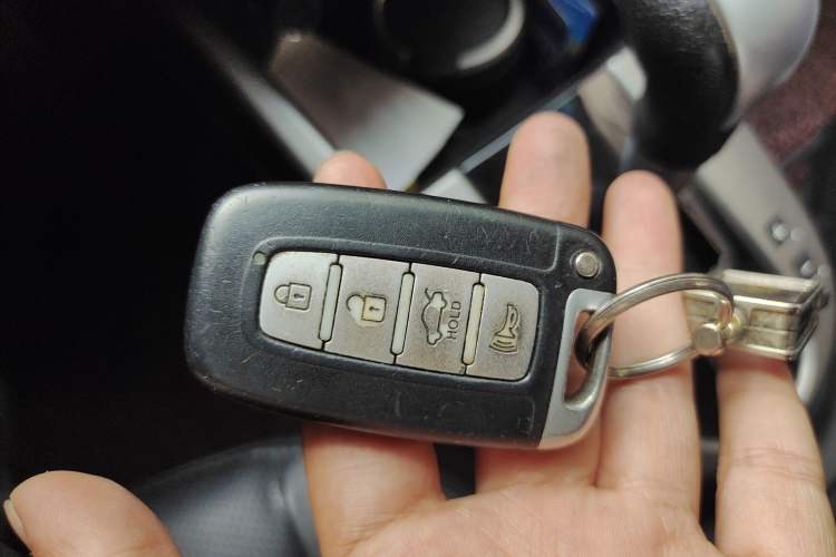 Used Kia Forte 2011 1.6L AT Premium Vehicle Key