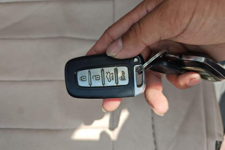 Used Kia Forte 2011 1.6L AT Premium Vehicle Key