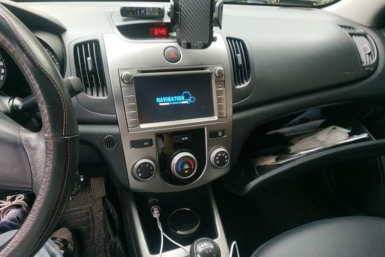 Used Kia Forte 2011 1.6L MT GL Audio And AC Panel