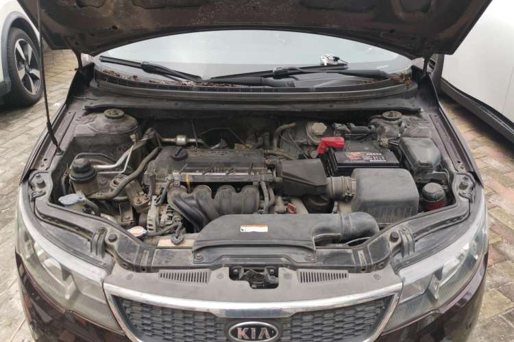 Used Kia Forte 2011 1.6L AT GL Engine Bay