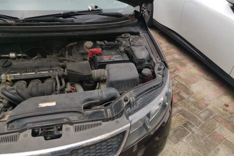 Used Kia Forte 2011 1.6L AT GL Engine Bay Left
