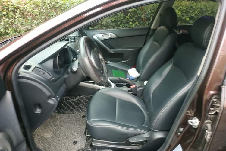 Used Kia Forte 2011 1.6L MT GL Left Front Seat