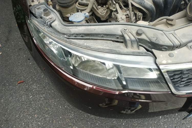 Used Kia Forte 2011 1.6L MT GL Right Front Headlight