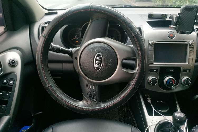 Used Kia Forte 2011 1.6L MT GL Steering Wheel