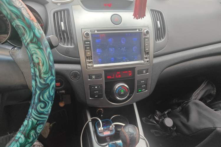 Used Kia Forte 2011 1.6L AT Premium Audio And AC Panel