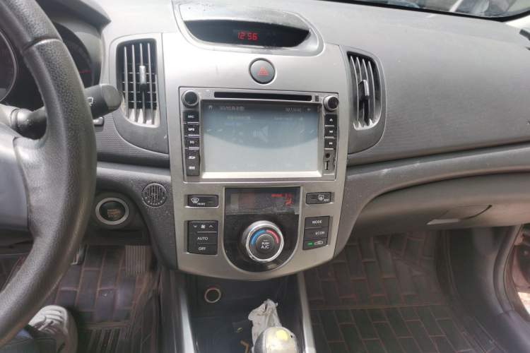 Used Kia Forte 2011 1.6L AT GLS Audio And AC Panel