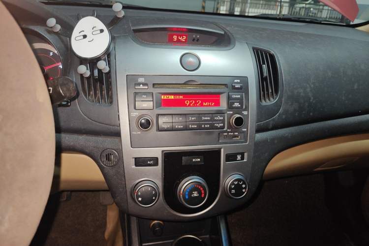 Used Kia Forte 2011 1.6L AT Premium Audio And AC Panel