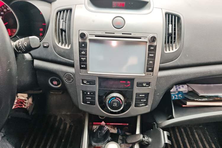 Used Kia Forte 2011 1.6L AT Premium Audio And AC Panel