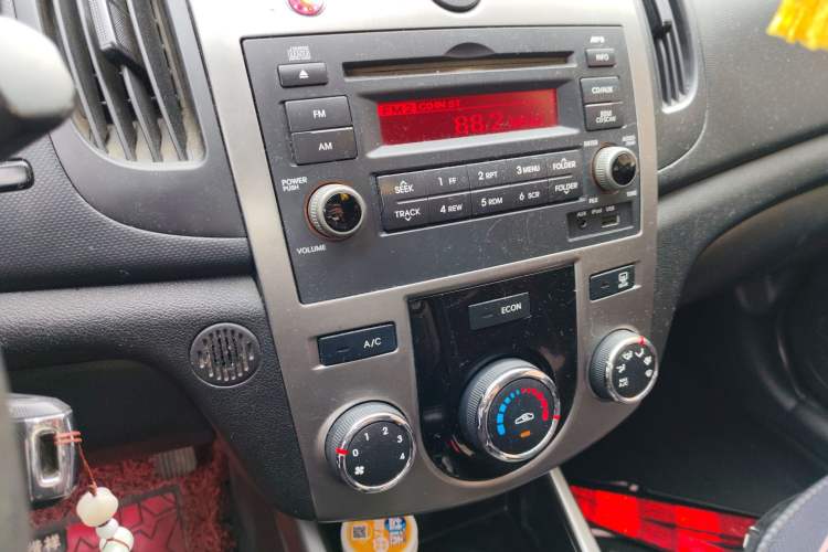 Used Kia Forte 2011 1.6L MT GL Audio And AC Panel