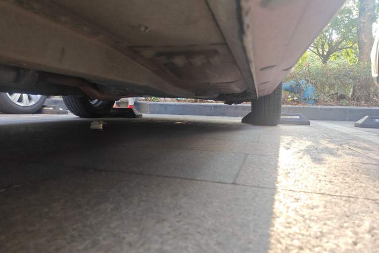 Used Kia Forte 2011 1.6L AT Premium Chassis Front Left