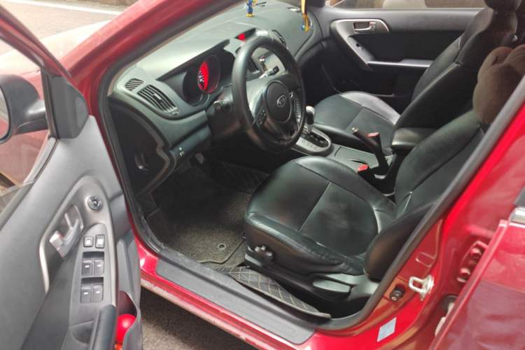 Used Kia Forte 2011 1.6L AT Premium Driver Seat