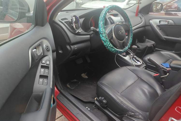 Used Kia Forte 2011 1.6L AT Premium Driver Seat