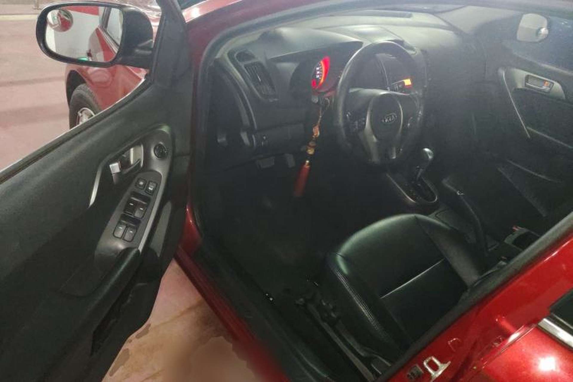 Used Kia Forte 2011 1.6L AT Premium Driver Seat