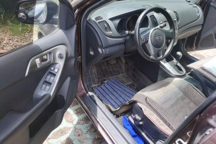 Used Kia Forte 2011 1.6L AT GLS Driver Seat