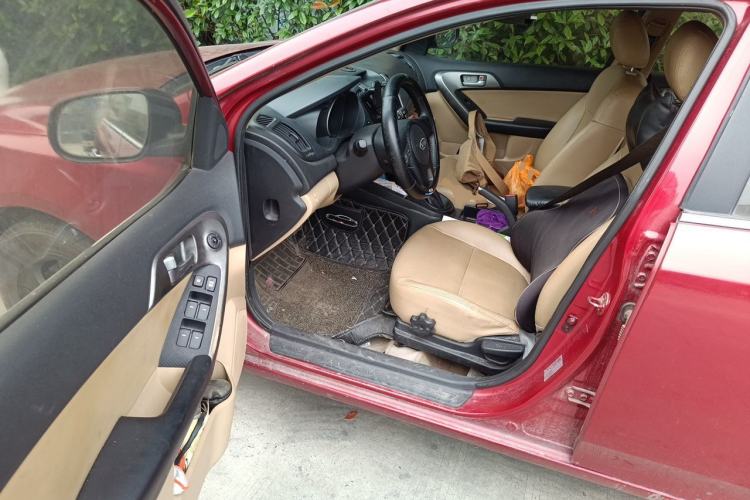 Used Kia Forte 2011 1.6L MT GLS Driver Seat