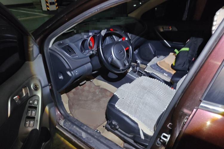 Used Kia Forte 2011 1.6L AT Premium Driver Seat