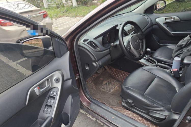 Used Kia Forte 2011 1.6L AT Premium Driver Seat