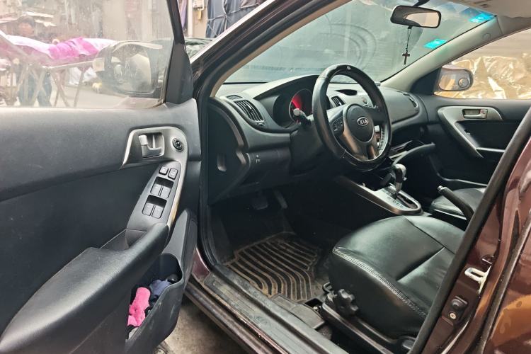 Used Kia Forte 2011 1.6L AT Premium Driver Seat