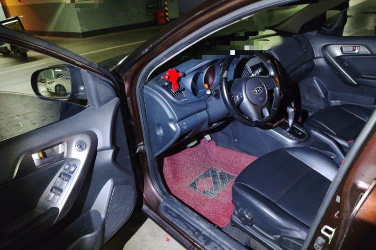 Used Kia Forte 2011 1.6L AT GLS Driver Seat