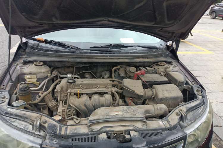 Used Kia Forte 2011 1.6L AT Premium Engine Bay