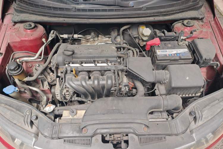 Used Kia Forte 2011 1.6L AT Premium Engine Bay