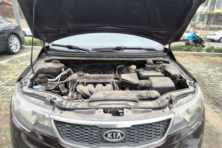 Used Kia Forte 2011 1.6L MT GL Engine Bay