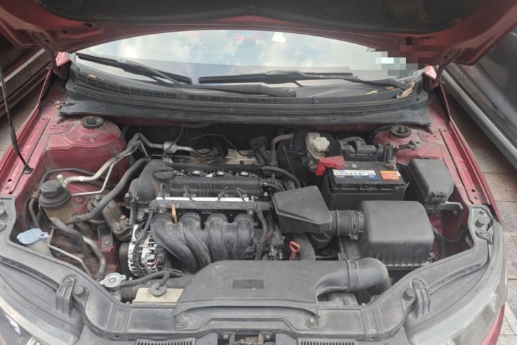 Used Kia Forte 2011 1.6L AT Premium Engine Bay