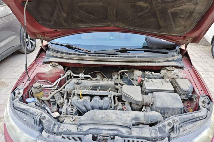 Used Kia Forte 2011 1.6L AT GL Engine Bay