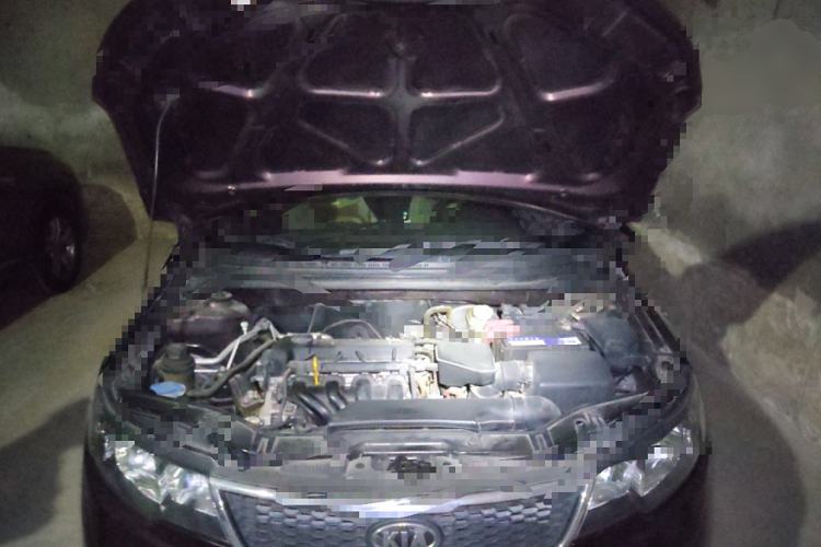 Used Kia Forte 2011 1.6L AT GL Engine Bay