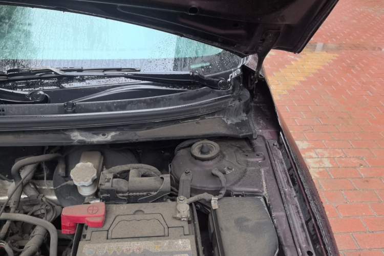 Used Kia Forte 2011 1.6L AT GL Engine Bay Left