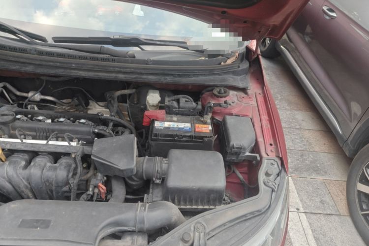 Used Kia Forte 2011 1.6L AT Premium Engine Bay Left