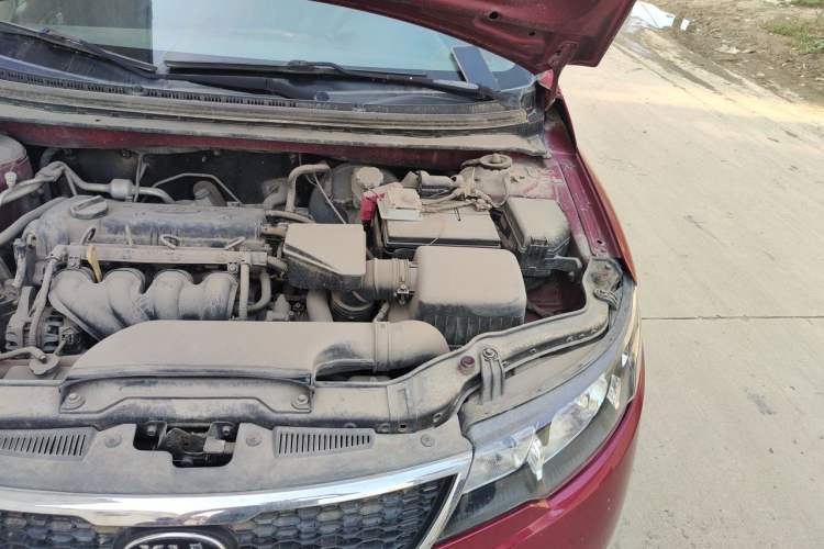 Used Kia Forte 2011 1.6L MT GL Engine Bay Left