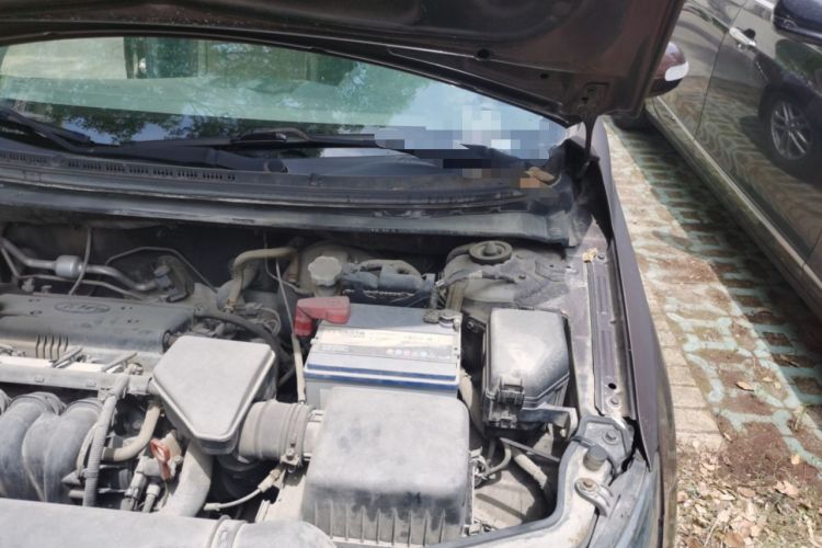 Used Kia Forte 2011 1.6L AT GLS Engine Bay Left