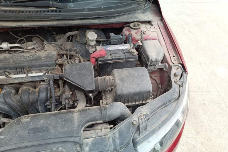 Used Kia Forte 2011 1.6L MT GLS Engine Bay Left