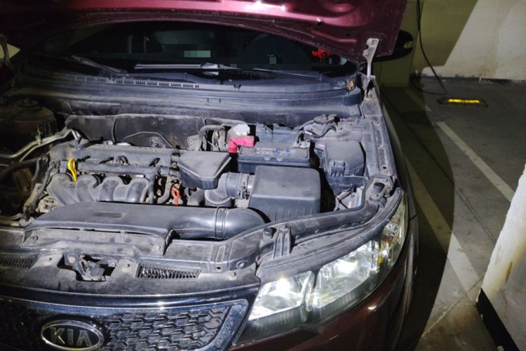 Used Kia Forte 2011 1.6L AT GLS Engine Bay Left