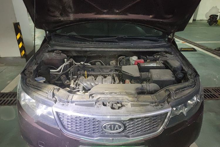 Used Kia Forte 2011 1.6L AT GL Engine Bay
