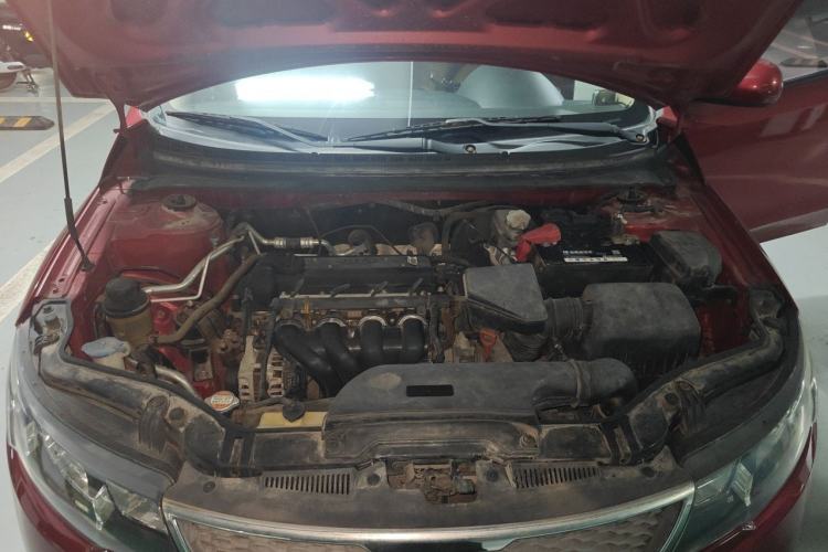 Used Kia Forte 2011 1.6L AT Premium Engine Bay