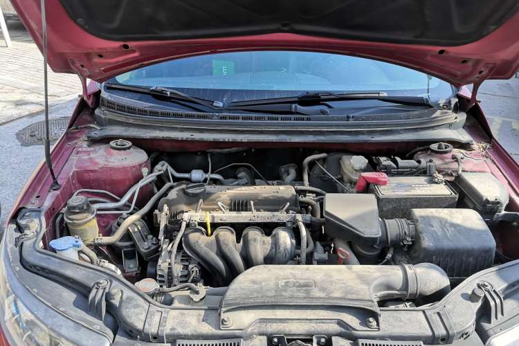 Used Kia Forte 2011 1.6L AT Premium Engine Bay